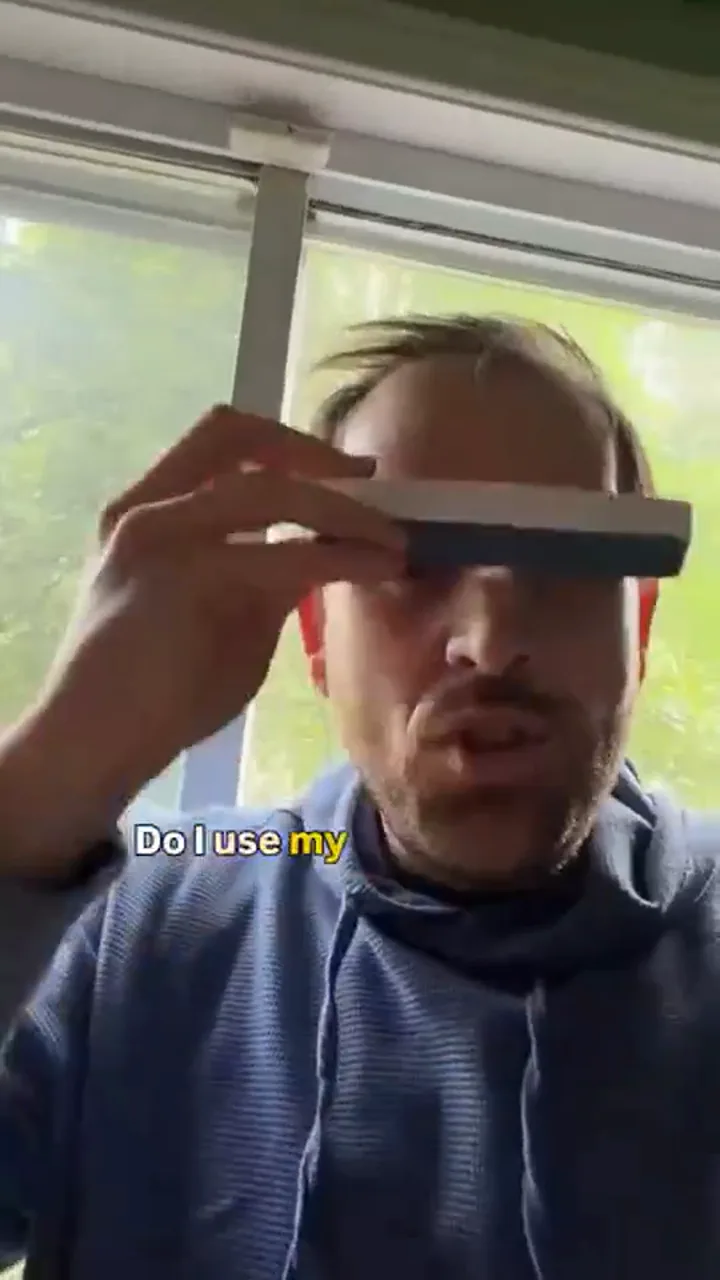 Light therapy glasses · Video ad, EN